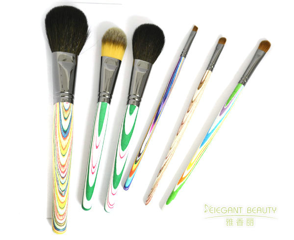 初學者應該如何構建自己的基礎化妝刷套裝？